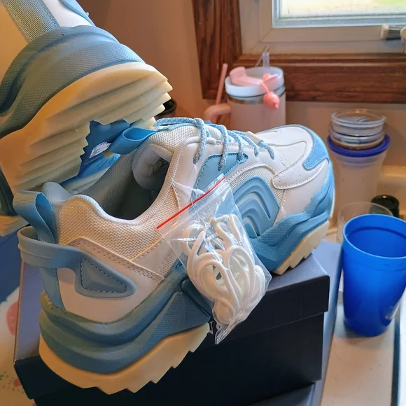 Men's Blue and White Sneakers - Picture 4 of 7